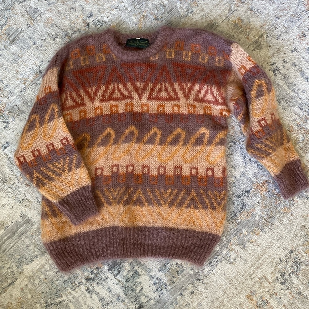 The gold label, designer collection sweater, size medium. Oversized fit!‌‌‌‌‌‌‌‌